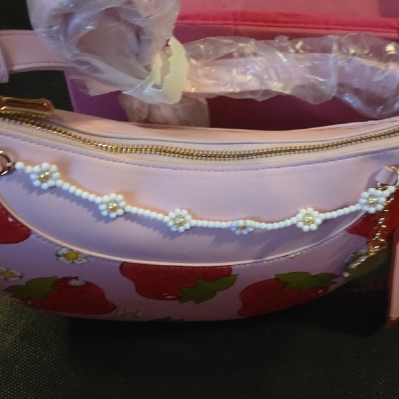 Strawberry Shortcake Shoulder Bag - Picture 3 of 3